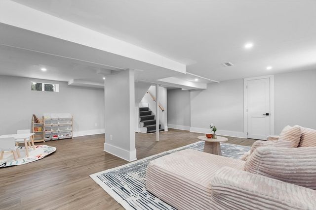 10 King Ter, Beverly, MA 01915