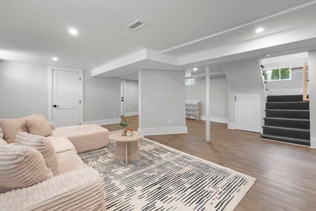 10 King Ter, Beverly, MA 01915