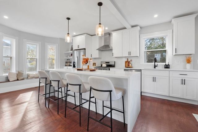 10 King Ter, Beverly, MA 01915