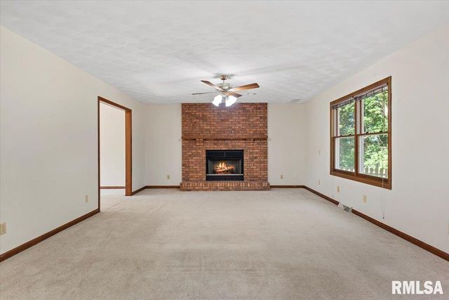 3113 Autumn Wood Drive, Springfield, IL 62704