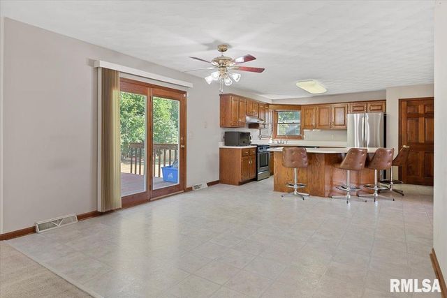 3113 Autumn Wood Drive, Springfield, IL 62704