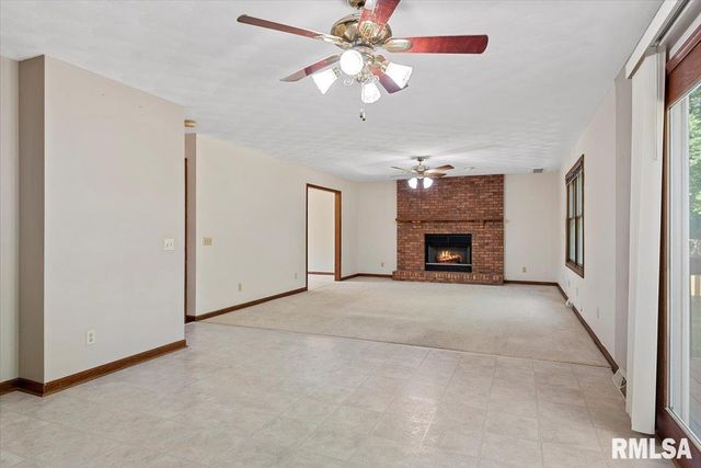 3113 Autumn Wood Drive, Springfield, IL 62704