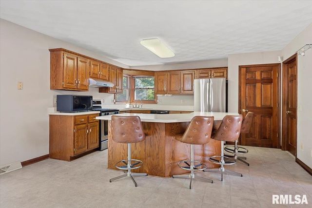 3113 Autumn Wood Drive, Springfield, IL 62704