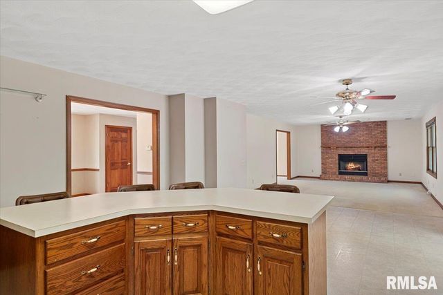 3113 Autumn Wood Drive, Springfield, IL 62704