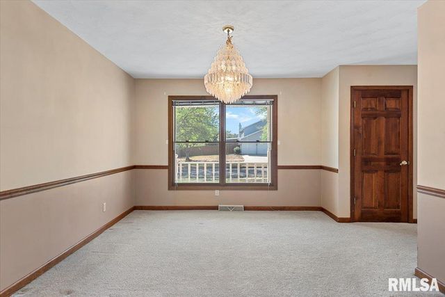 3113 Autumn Wood Drive, Springfield, IL 62704