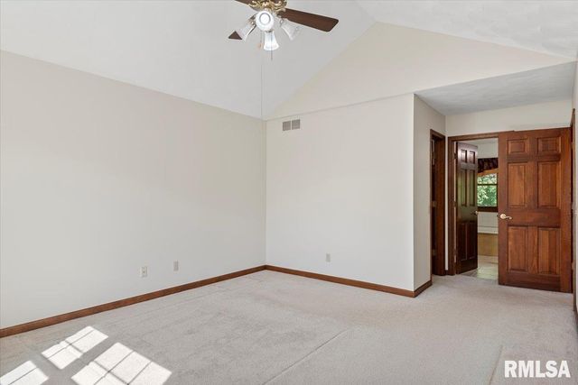 3113 Autumn Wood Drive, Springfield, IL 62704