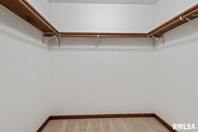 3113 Autumn Wood Drive, Springfield, IL 62704