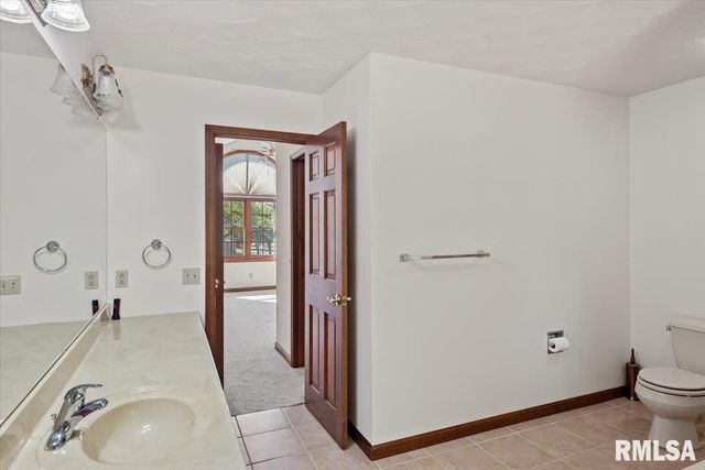 3113 Autumn Wood Drive, Springfield, IL 62704