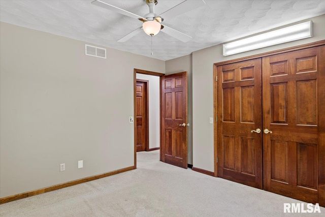 3113 Autumn Wood Drive, Springfield, IL 62704