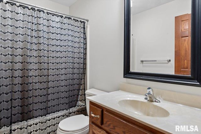 3113 Autumn Wood Drive, Springfield, IL 62704