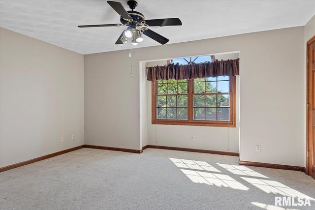 3113 Autumn Wood Drive, Springfield, IL 62704