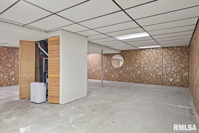 3113 Autumn Wood Drive, Springfield, IL 62704