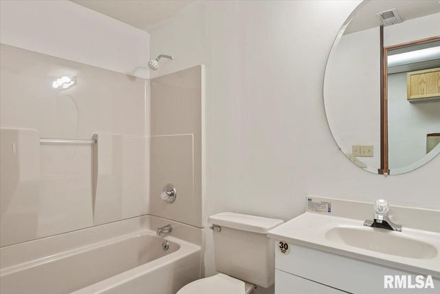 3113 Autumn Wood Drive, Springfield, IL 62704