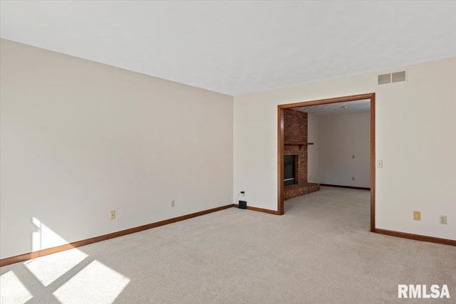 3113 Autumn Wood Drive, Springfield, IL 62704