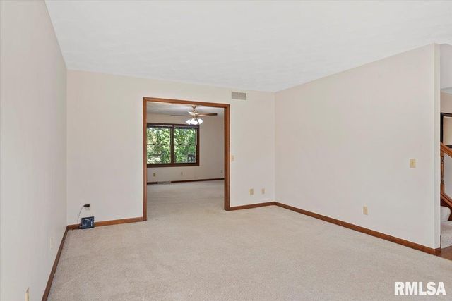 3113 Autumn Wood Drive, Springfield, IL 62704