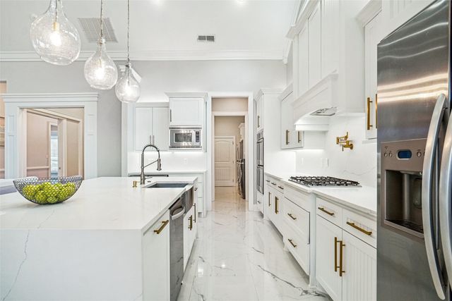 3240 Evan Drive, Hurst, TX 76054