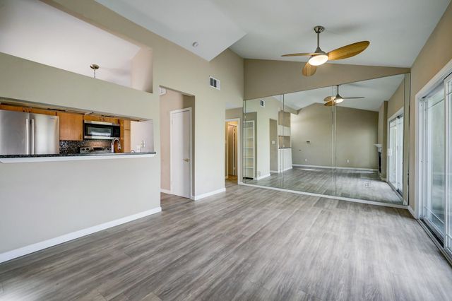 3500 Tangle Brush Drive 119, The Woodlands, TX 77381