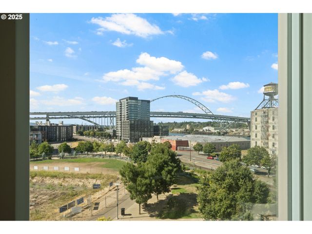 949 Nw OVERTON St 608, Portland, OR 97209