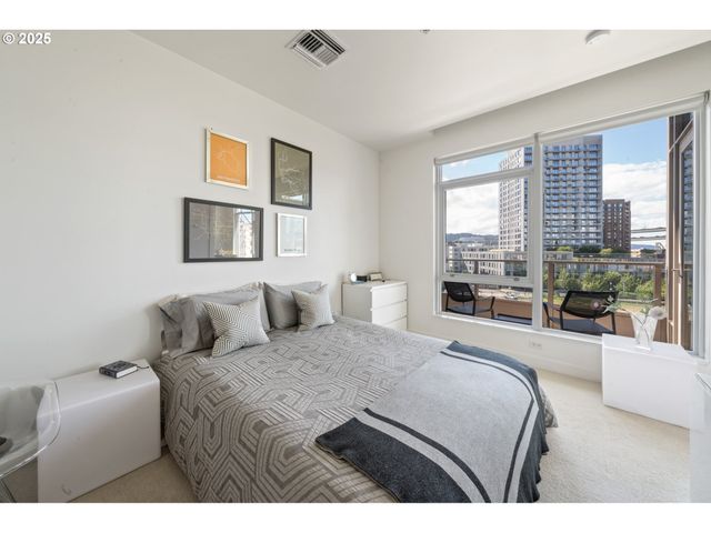 949 Nw OVERTON St 608, Portland, OR 97209