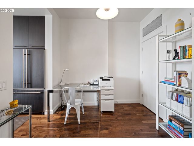 949 Nw OVERTON St 608, Portland, OR 97209