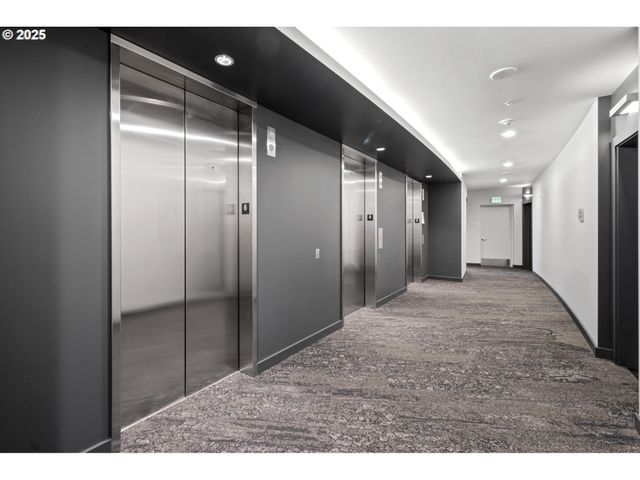 949 Nw OVERTON St 608, Portland, OR 97209