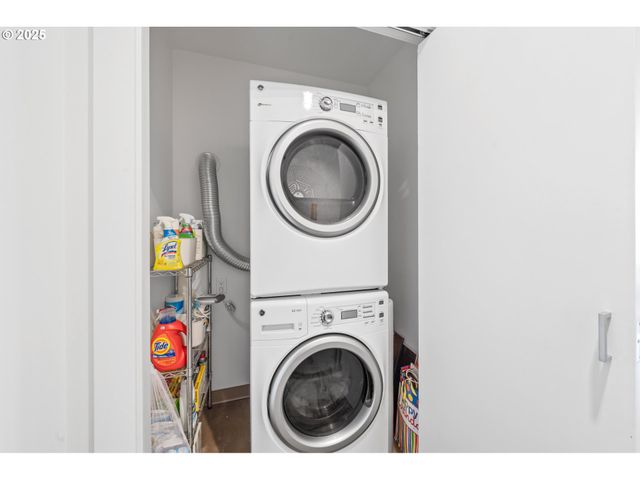 949 Nw OVERTON St 608, Portland, OR 97209