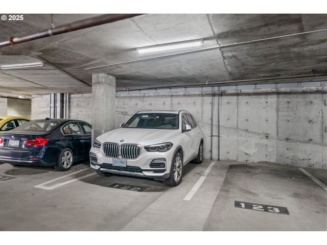 949 Nw OVERTON St 608, Portland, OR 97209