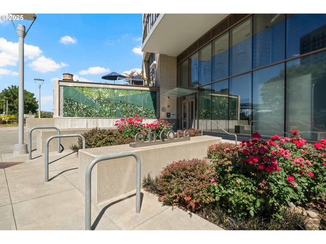 949 Nw OVERTON St 608, Portland, OR 97209