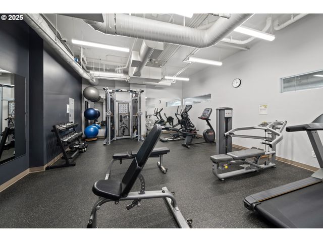 949 Nw OVERTON St 608, Portland, OR 97209