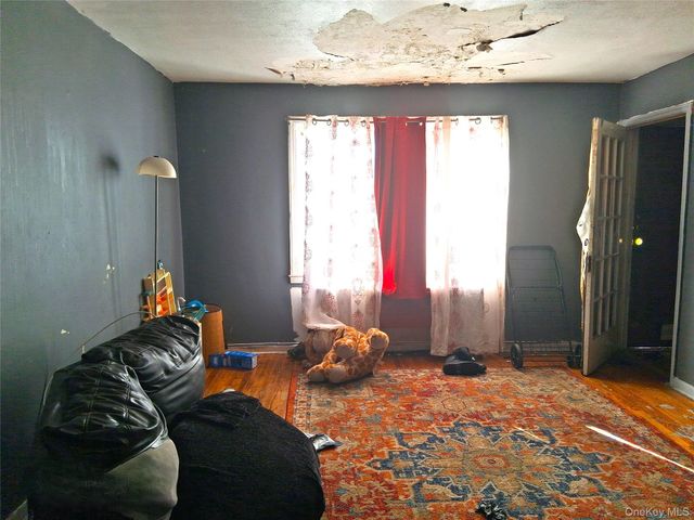 118-11 198th Street, Saint Albans, NY 11412