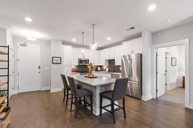 105 Chatham Walk Lane 204, Cary, NC 27511