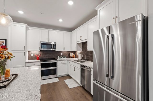 105 Chatham Walk Lane 204, Cary, NC 27511