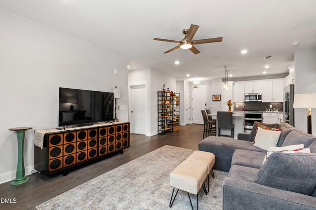 105 Chatham Walk Lane 204, Cary, NC 27511