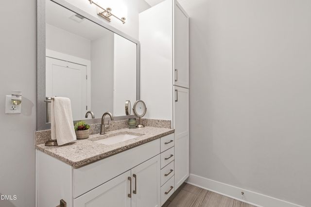 105 Chatham Walk Lane 204, Cary, NC 27511