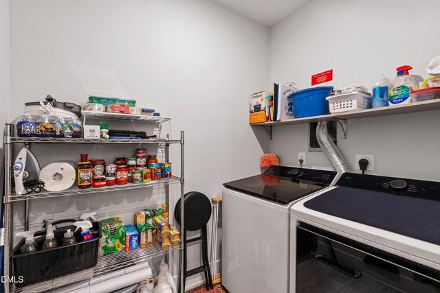 105 Chatham Walk Lane 204, Cary, NC 27511