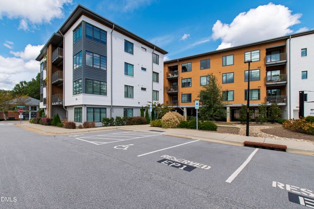 105 Chatham Walk Lane 204, Cary, NC 27511