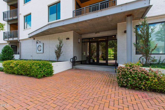 105 Chatham Walk Lane 204, Cary, NC 27511