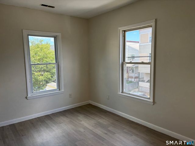 236 Brooks Street 236, Bridgeport, CT 06608