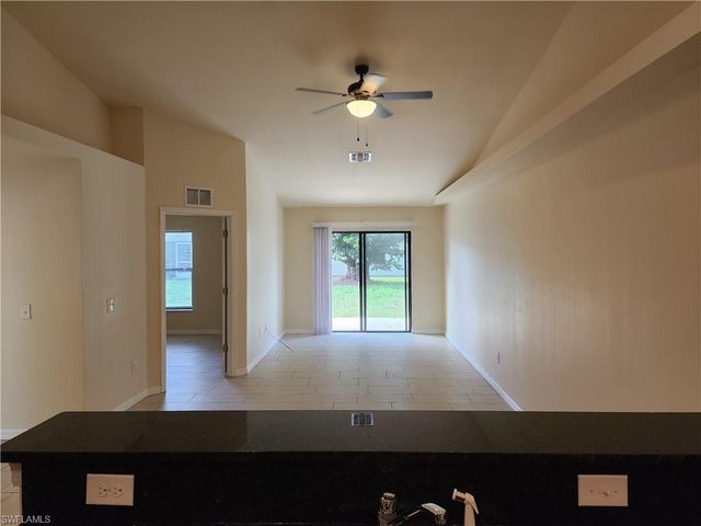 121 SW 16th TER, Cape Coral, FL 33991