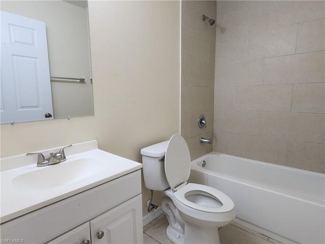 121 SW 16th TER, Cape Coral, FL 33991