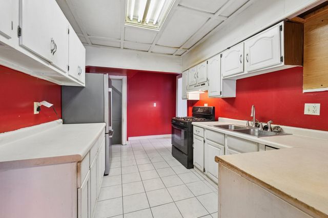 568 Johnson Street, Gary, IN 46402