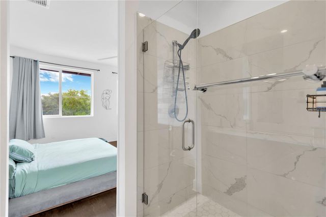 3100 W PAUL AVENUE 14, Tampa, FL 33611