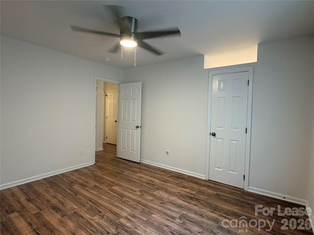 5917 Crape Myrtle Lane, Charlotte, NC 28216