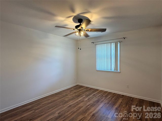 5917 Crape Myrtle Lane, Charlotte, NC 28216