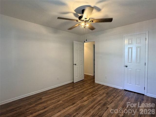 5917 Crape Myrtle Lane, Charlotte, NC 28216