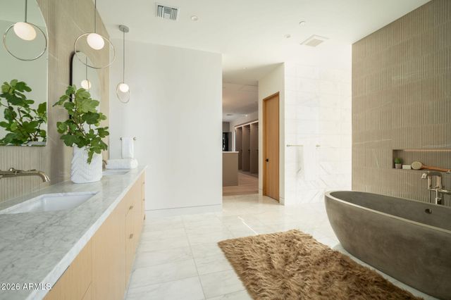6840 E AVENIDA EL ALBA Avenue, Paradise Valley, AZ 85253