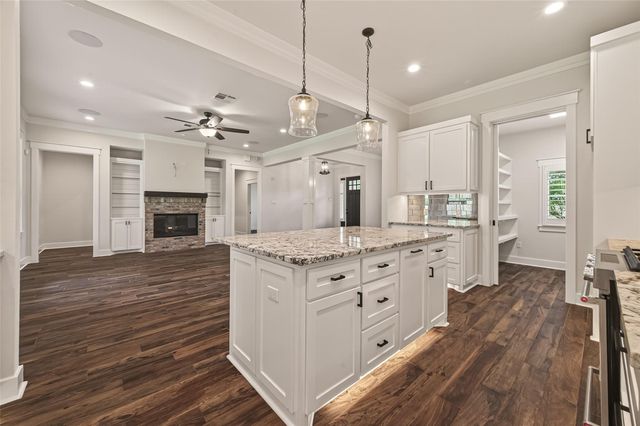 2401 Cunningham Drive, Pearland, TX 77581