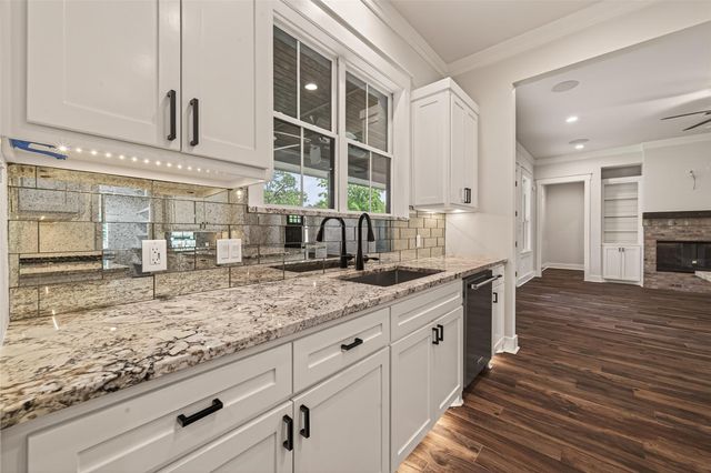 2401 Cunningham Drive, Pearland, TX 77581