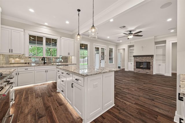 2401 Cunningham Drive, Pearland, TX 77581