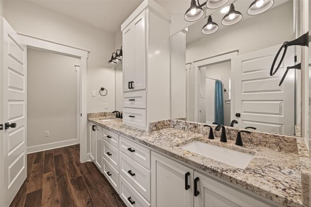 2401 Cunningham Drive, Pearland, TX 77581